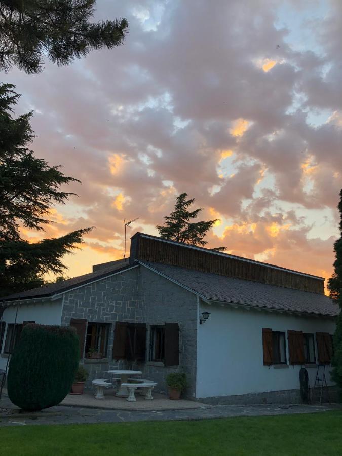 Villa Aurelia - Casa De Campo Con Jardin Y Piscina Entre Madrid Y Segovia Ортигоса-дель-Монте Экстерьер фото